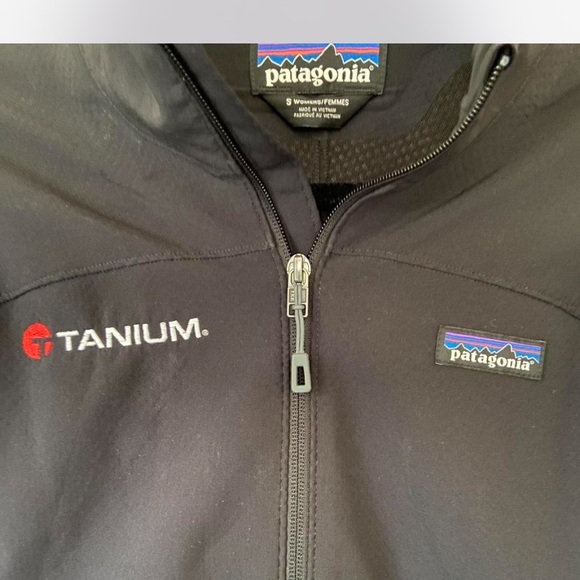 Patagonia Men's Dark Gray Performance Jacket - Picture 3 of 6